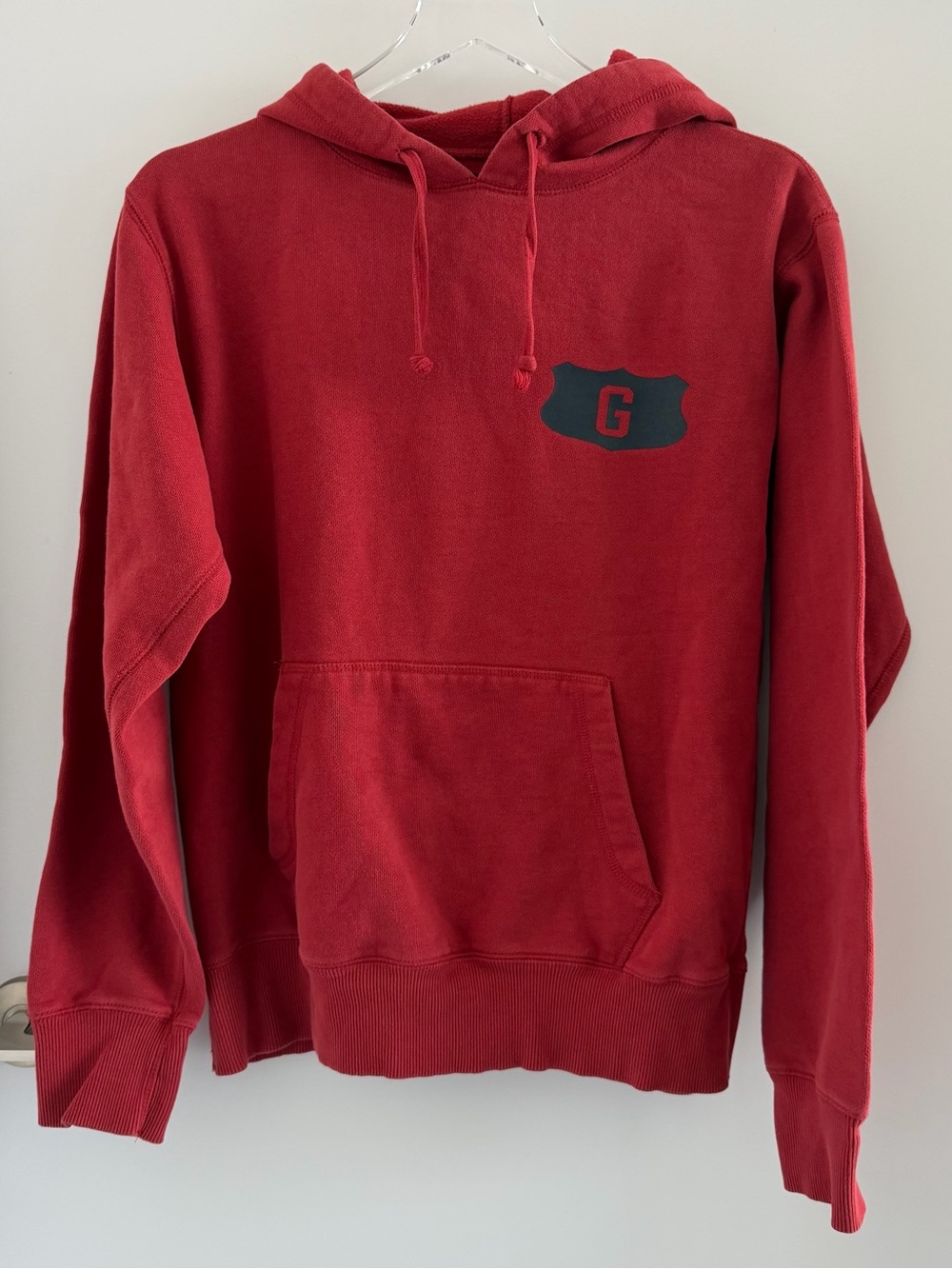 GAP - Red Crewneck Hooded Sweatshirt with Chest Emblem